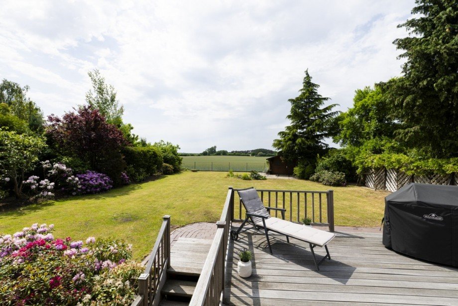 Garten Einfamilienhaus G�ster