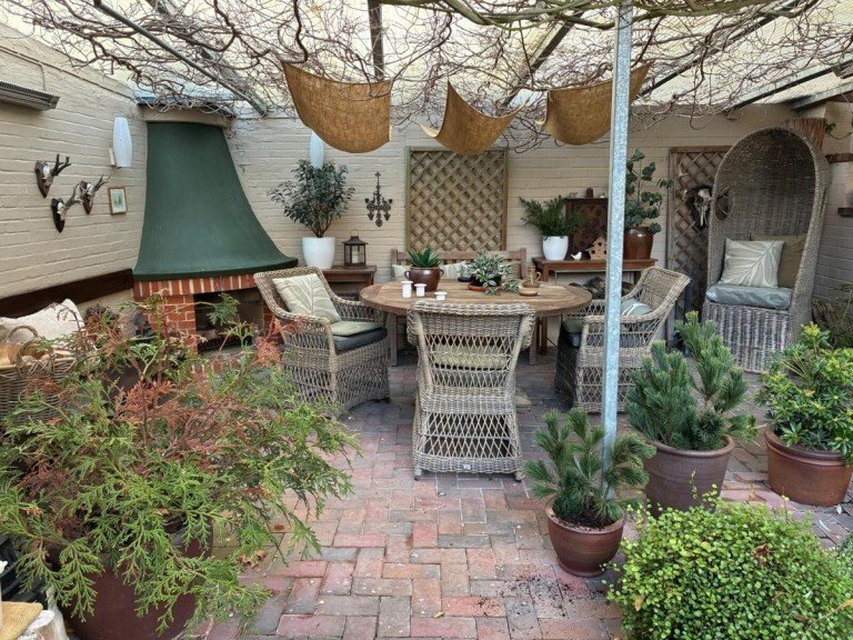 Terrasse M�lln Stadthaus Repr�sentatives Stadthaus in M�lln f�r die gro�e Familie mit Einliegerwohnung - provisionsfrei