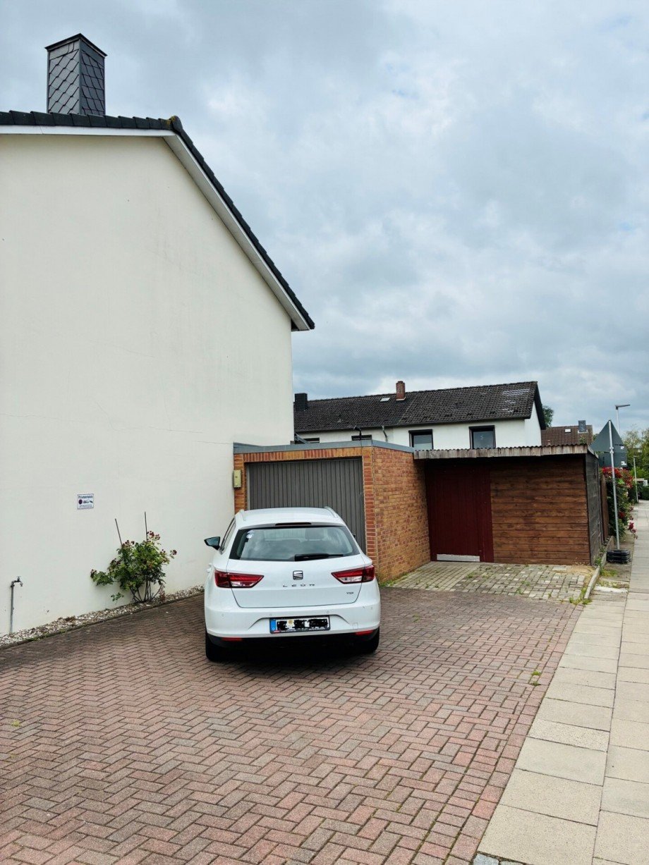 Garage und Schuppen Reihenendhaus M�lln