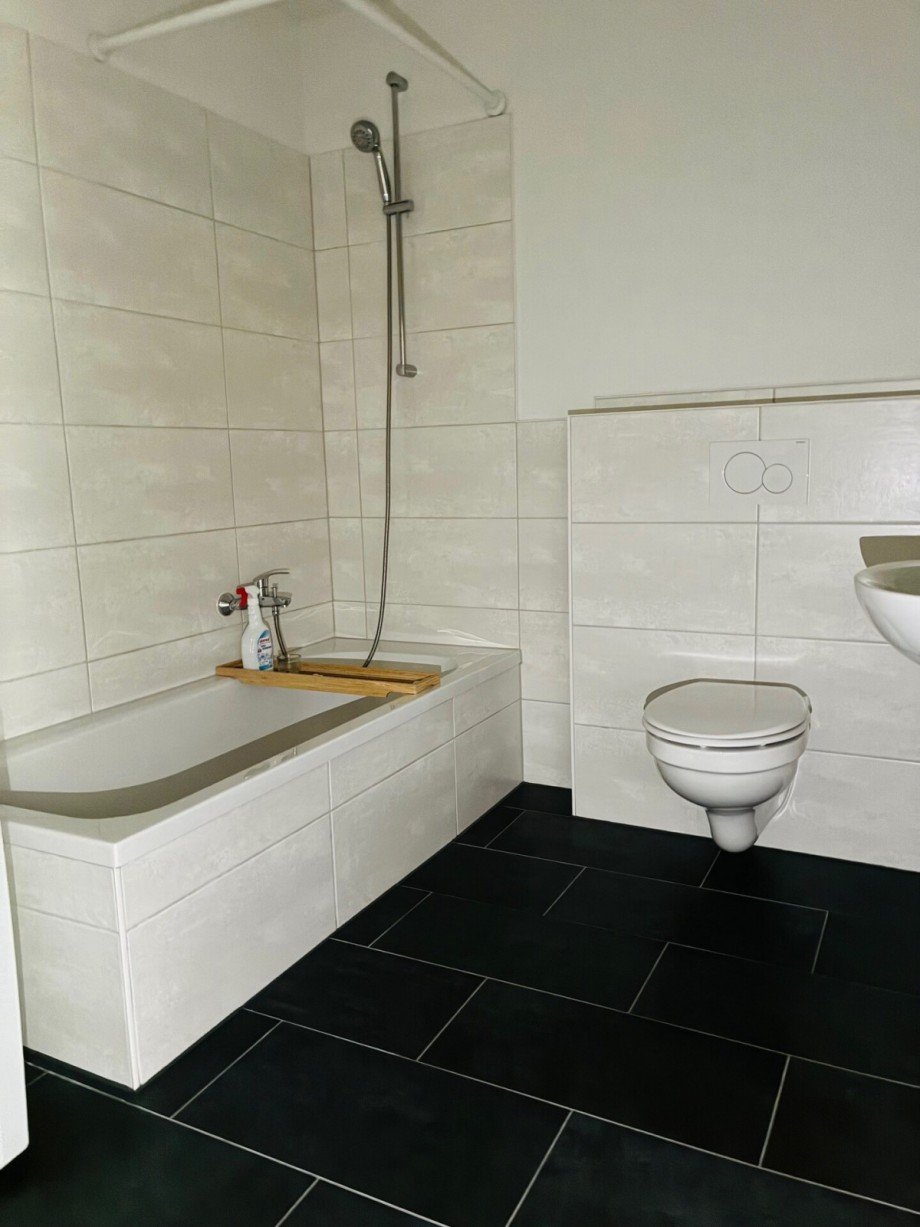 Bad mit Wanne Etagenwohnung M�lln