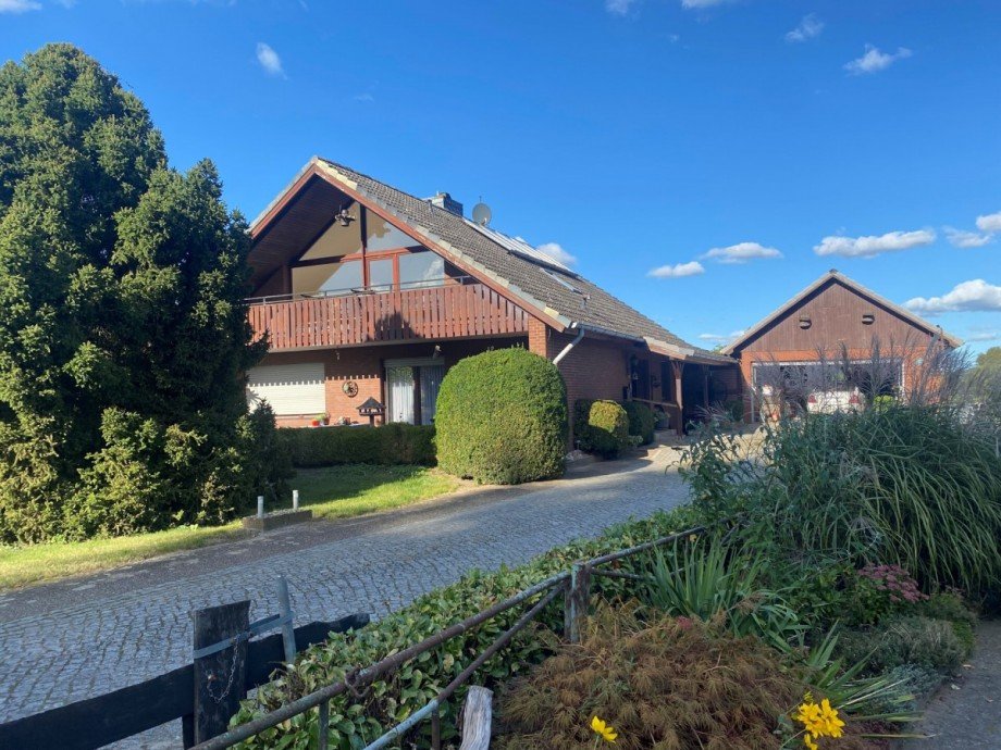 Titel Dachgeschosswohnung Nusse