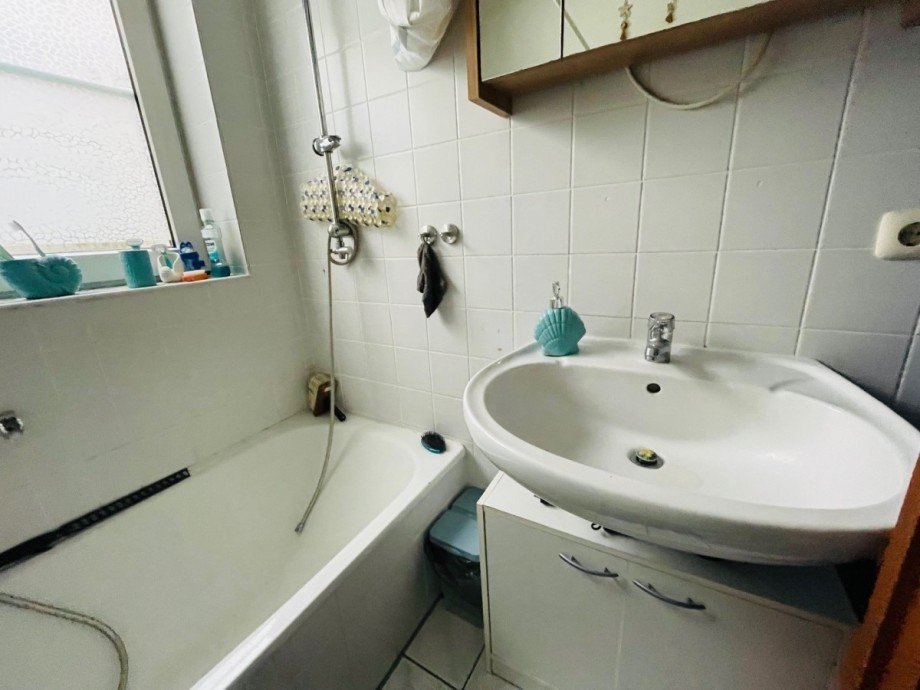 Wannenbad Souterrainwohnung M�lln