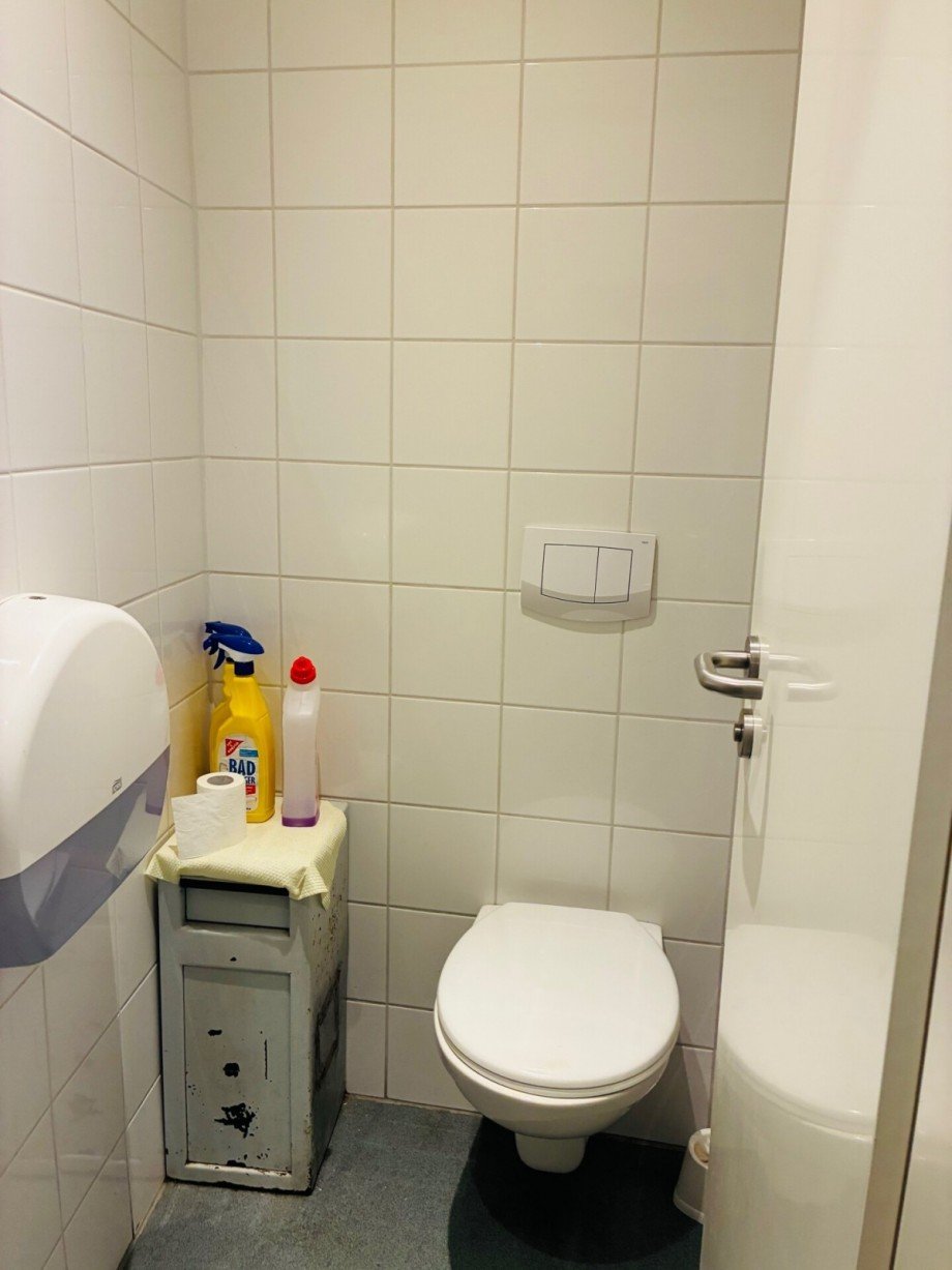 Mitarbeiter WC, Haus 2 Haus M�lln