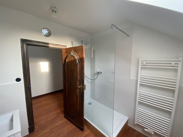 Duschbad Dachgeschosswohnung L�beck