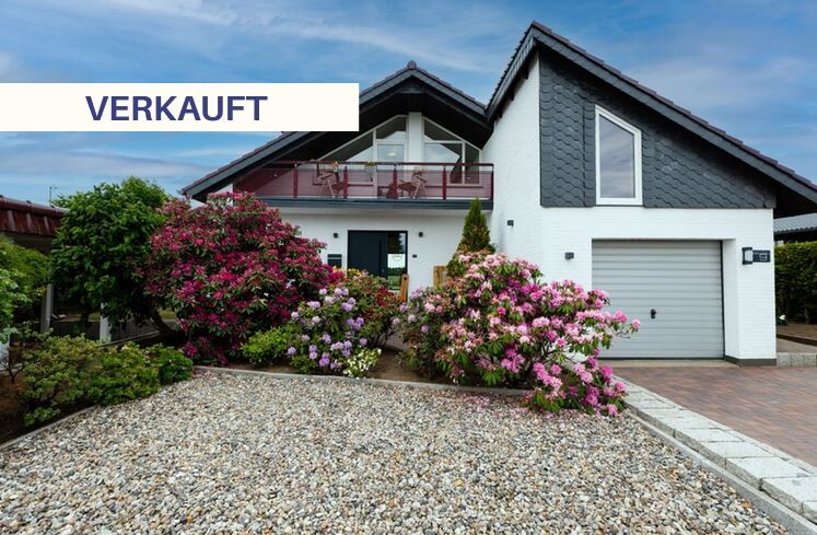 Ansicht G�ster Einfamilienhaus Modernes Wohngl�ck in G�ster mit exklusivem Zugang zum See